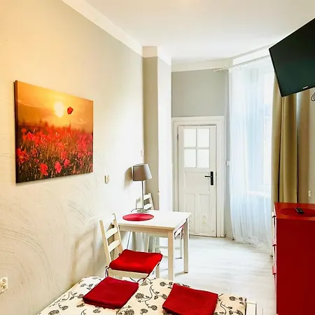 Colourful Rooms Wroclaw Apartment *