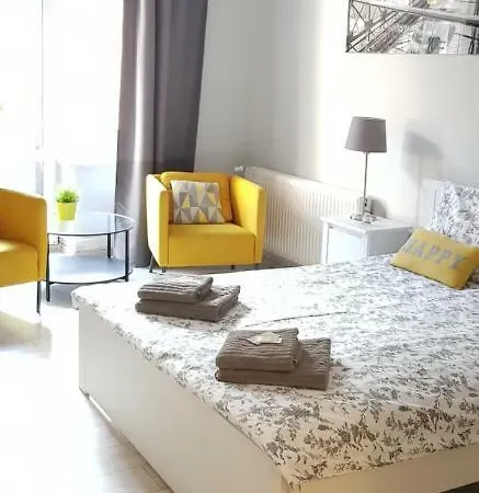 Colourful Rooms Wroclaw Apartment