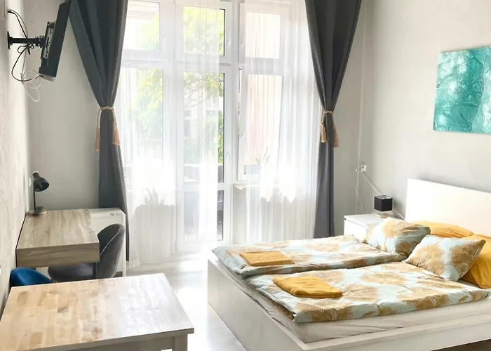 Colourful Rooms Wroclaw Apartment *